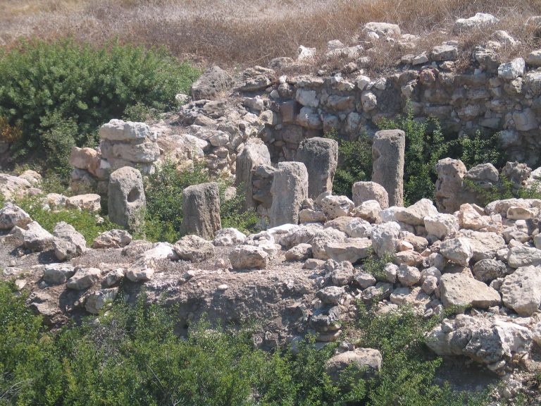 תל שקמונה – טיילת נגישה מול הים בחיפה
