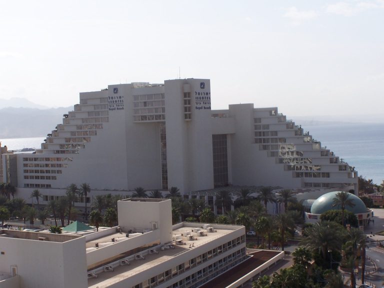 רויאל ביץ' אילת – מלון נגיש על הים האדום