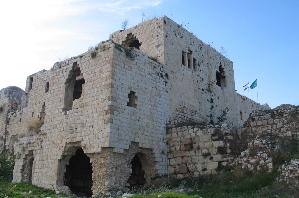 גן לאומי מגדל צדק – מצודה ופארק נגישים בראש העין